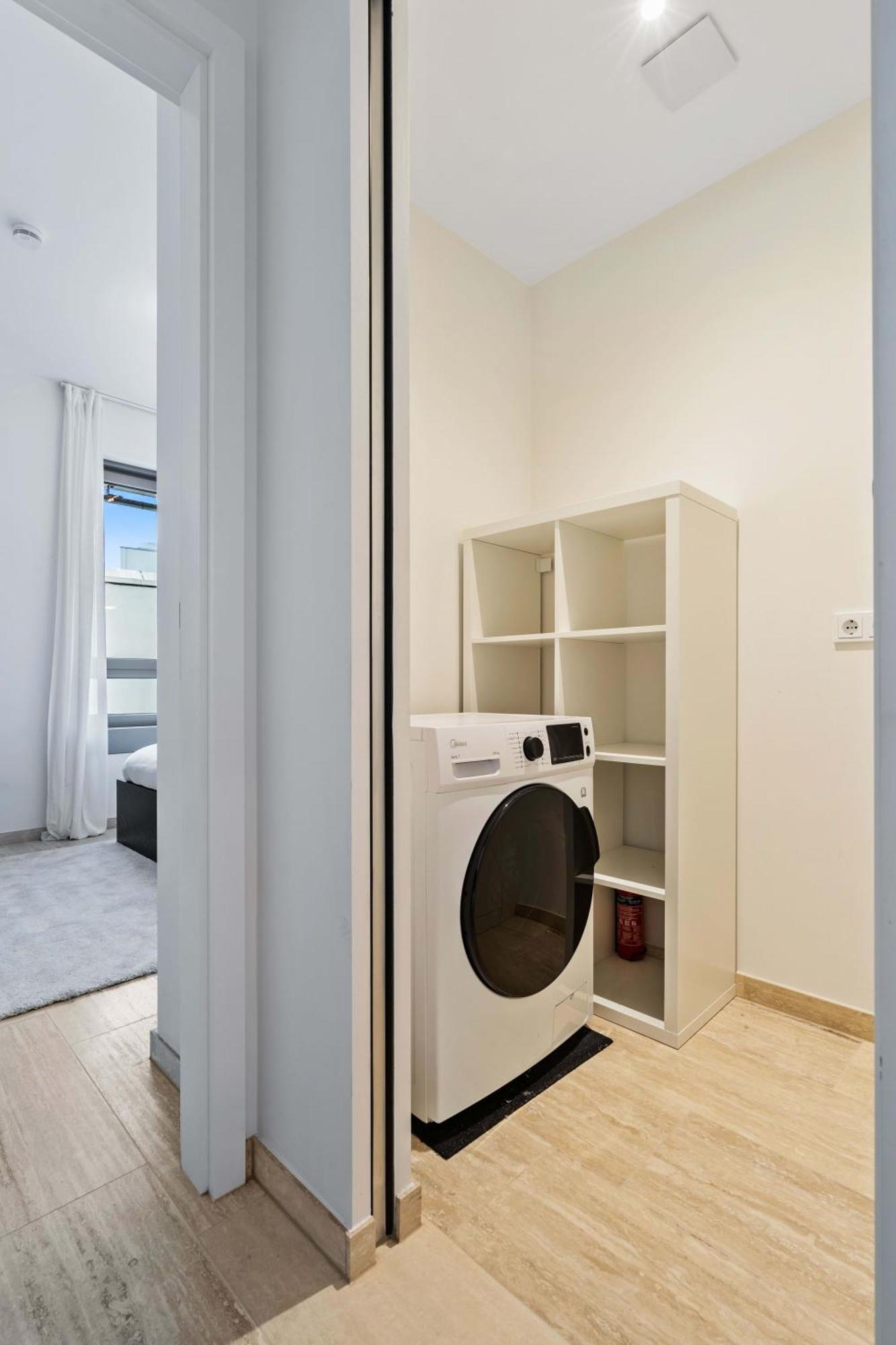 Апартаменты Elegant 2Br With Balcony In Heart Of Люксембург Экстерьер фото