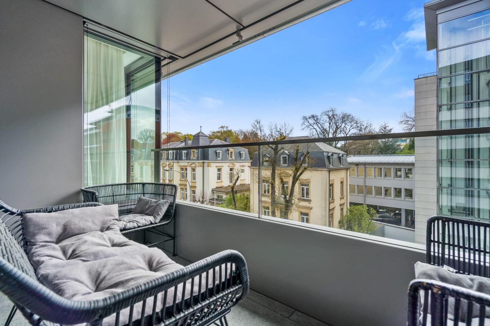 Апартаменты Elegant 2Br With Balcony In Heart Of Люксембург Экстерьер фото