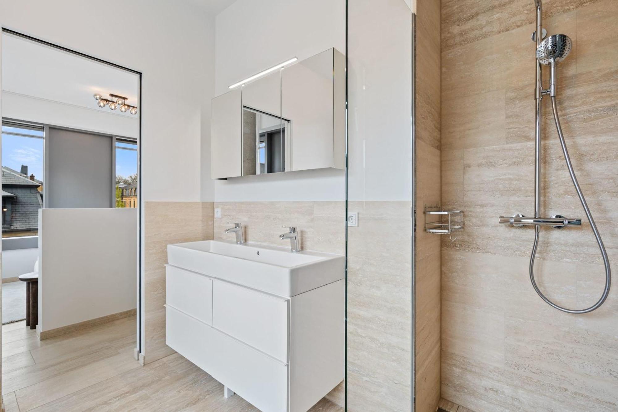 Апартаменты Elegant 2Br With Balcony In Heart Of Люксембург Экстерьер фото